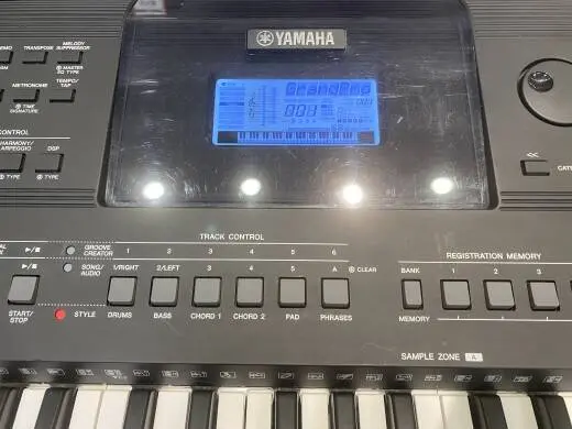 PSR-E463 61-Key Touch Response Portable Keyboard 2